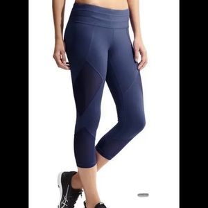 ATHLETA• Women’s Mesh Sonar Capri Leggings Size S